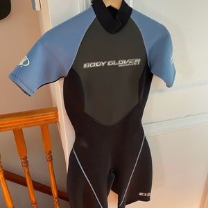 Women's Bodyglove Wetsuit 2.1 mm size 7/8